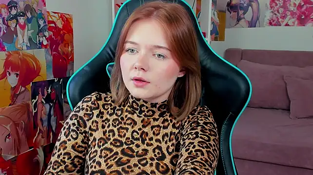 ElinaVale stripchat live cam model
