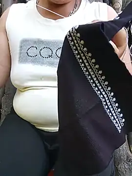 Bella-Camel stripchat live cam model