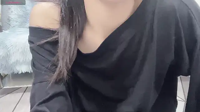 Sarah-ery stripchat live cam model