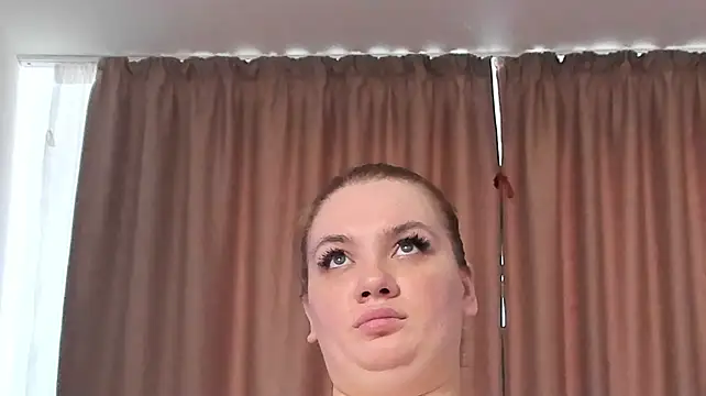 MelanieBrownn stripchat live cam model