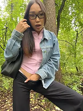 trytomakememoam stripchat live cam model