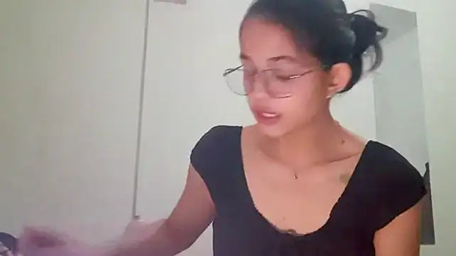 VicentaAltier stripchat live cam model