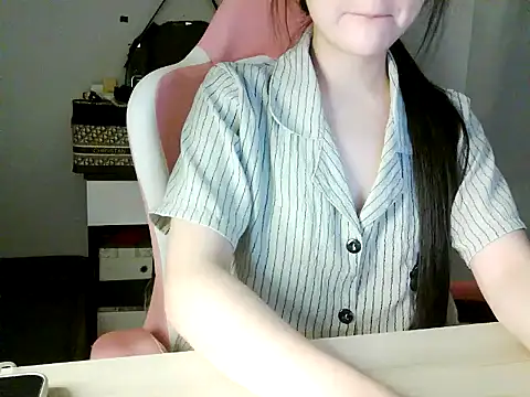 lucienguyen stripchat live cam model