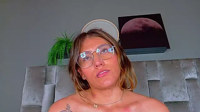 LiaaMoretti__ stripchat live cam model