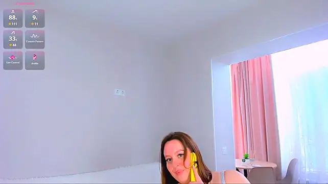 Feral__berry__ stripchat live cam model