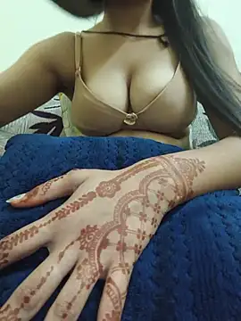 Hot_rashika_ stripchat live cam model