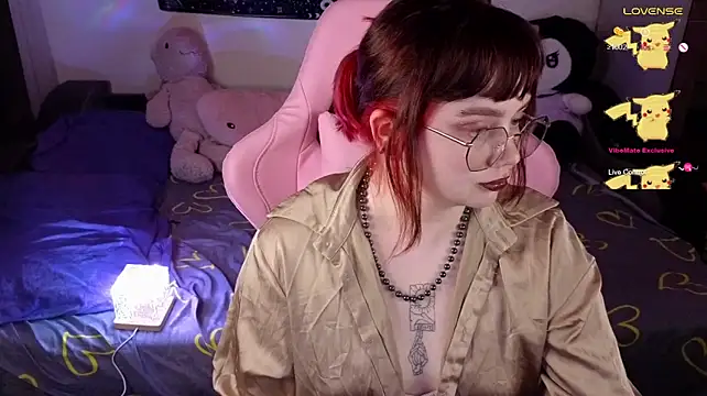 lunaalli stripchat live cam model