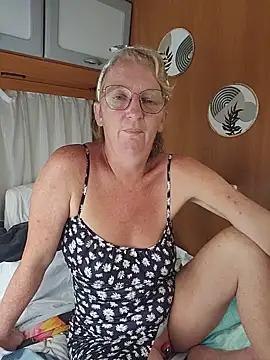 lescoquinsdu40 stripchat live cam model