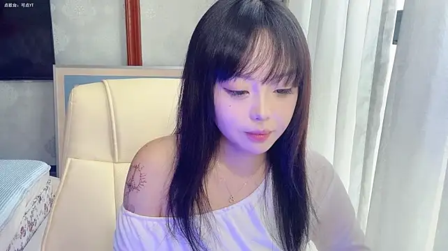 LongLongQueen stripchat live cam model
