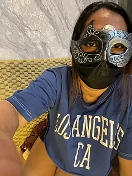 LioraWance stripchat live cam model