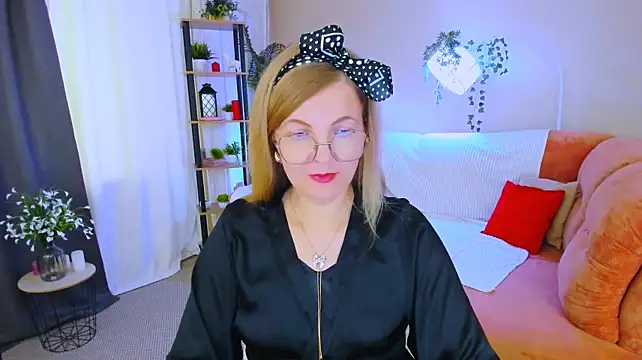 YourUniverser stripchat live cam model