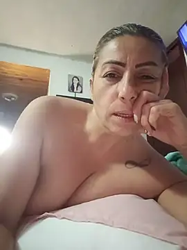 maynor_1998 stripchat live cam model