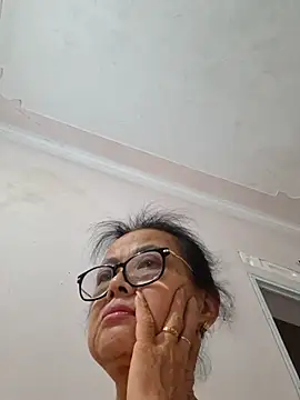 Hotestlove stripchat live cam model