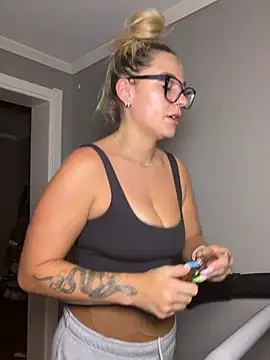SalemAlexiss stripchat live cam model