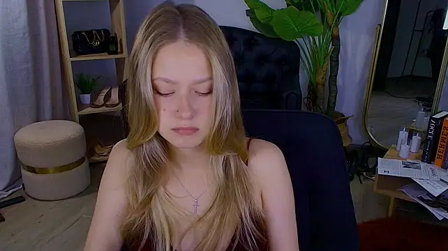EveMundie stripchat live cam model