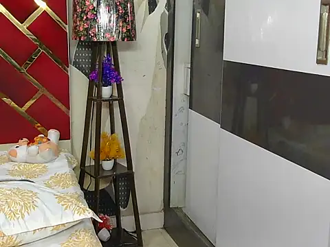 Hot-navyaa stripchat live cam model