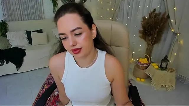 MiracleCurly stripchat live cam model