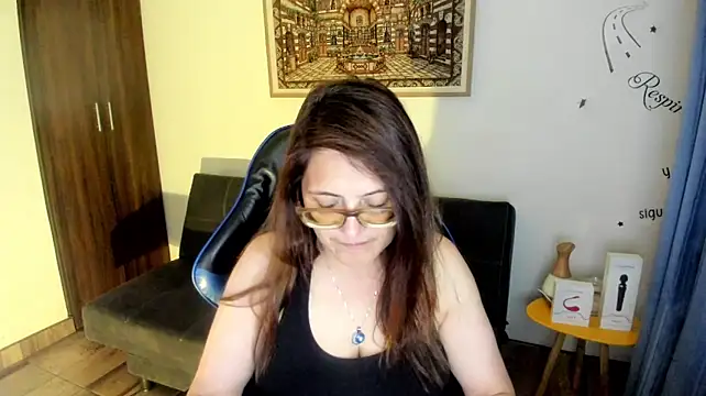 Ivette_Shaira stripchat live cam model