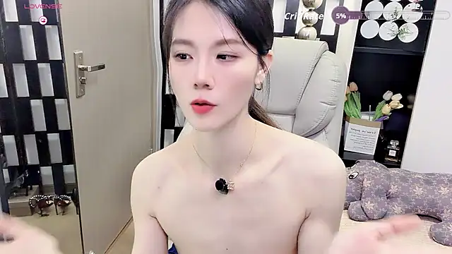 Yueyue-MM stripchat live cam model