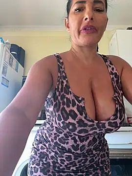 Safia_dz stripchat live cam model