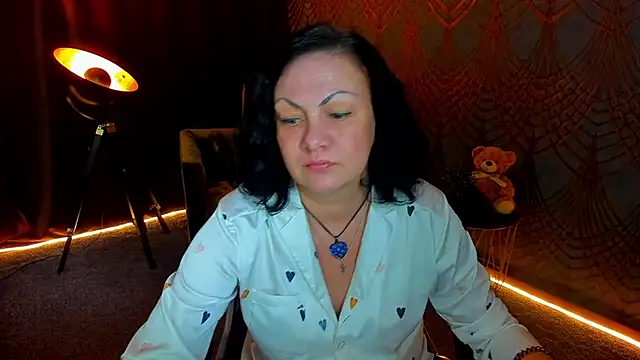 IrissMoon stripchat live cam model