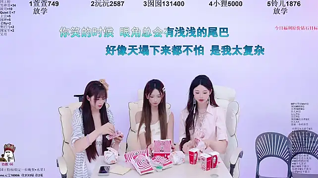 1X-two stripchat live cam model