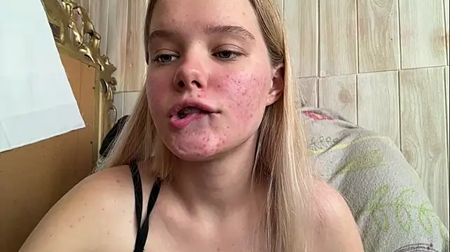 Malinwitch stripchat live cam model