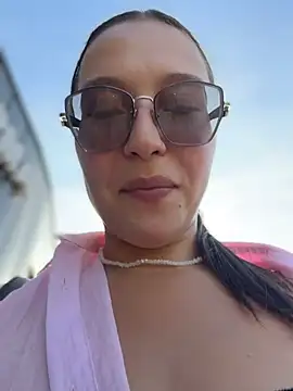 LunaMood stripchat live cam model