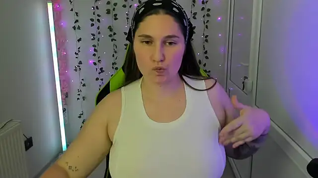 LunaVenom stripchat live cam model