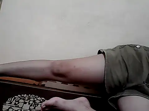 Sweet18wantuxx stripchat live cam model