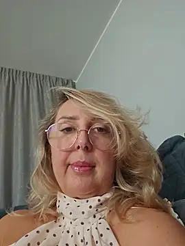 MariaRichi_ stripchat live cam model
