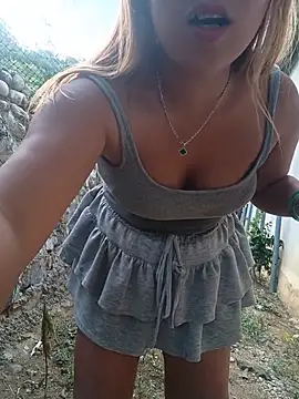 Zenny9 stripchat live cam model