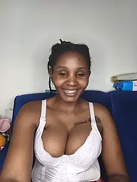 Suckmysweetboobs stripchat live cam model