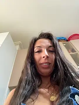 Almmaxxxx stripchat live cam model