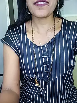 Deepa_kannadatelugu stripchat live cam model