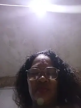 Sexymonmy stripchat live cam model
