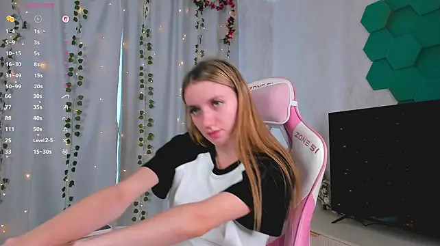 NellieEinspahr stripchat live cam model