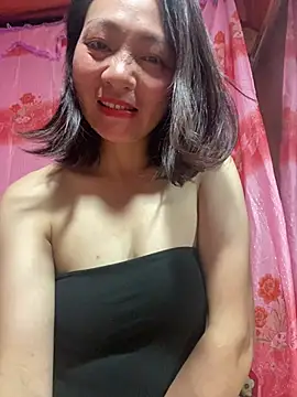 lysa55 stripchat live cam model