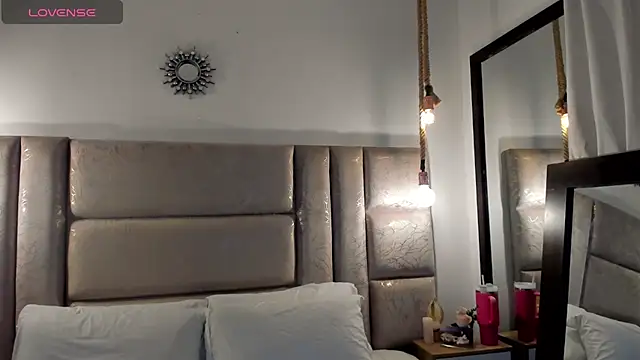 CeliWoods stripchat live cam model