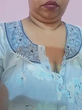 Ravina_patil1 stripchat live cam model