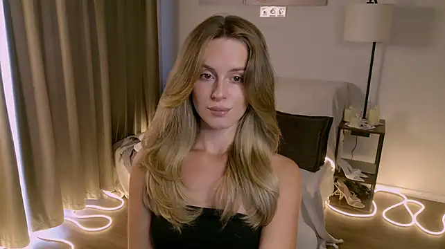 RozzitaBedberry stripchat live cam model