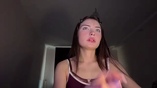 LuxRiuali stripchat live cam model