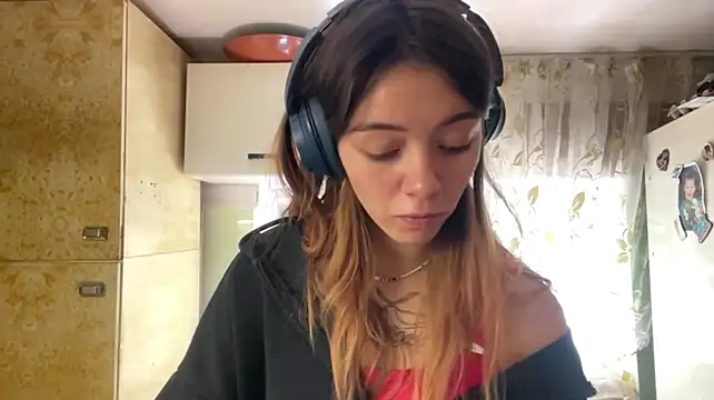 meowskyy stripchat live cam model