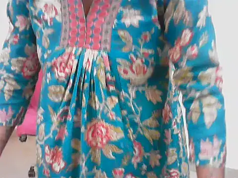 LovingPihu stripchat live cam model