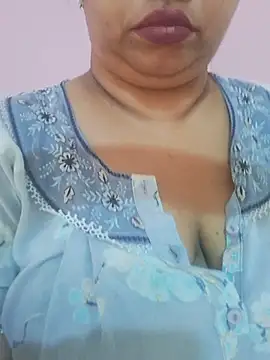 Ravina_patil1 stripchat live cam model
