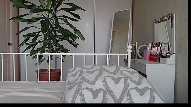 ShyEvaa stripchat live cam model
