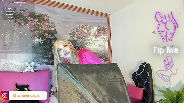 LaylaWatsson stripchat live cam model