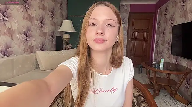 AphroditeLovesyou stripchat live cam model