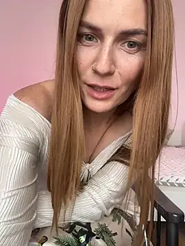 BritneyHall stripchat live cam model