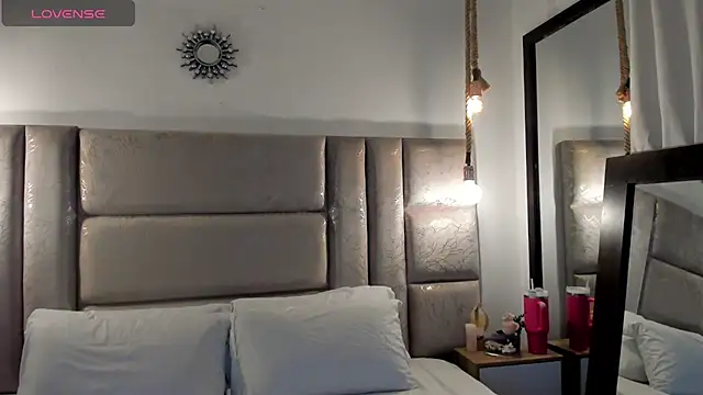 CeliWoods stripchat live cam model